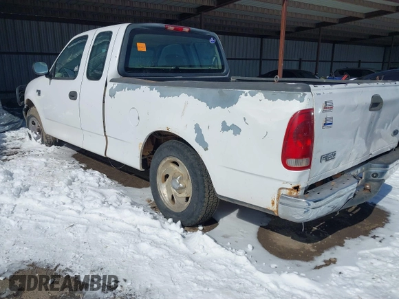 2002 Ford F-150 XL z VIN 1FTRX17W02KB68165, wystawiony jako IAAI lot #41613625 z przebiegiem 151 957 mil mil oraz . Historia ofert i sprzedaży dostępna na DreamBid. Obrazek 3.