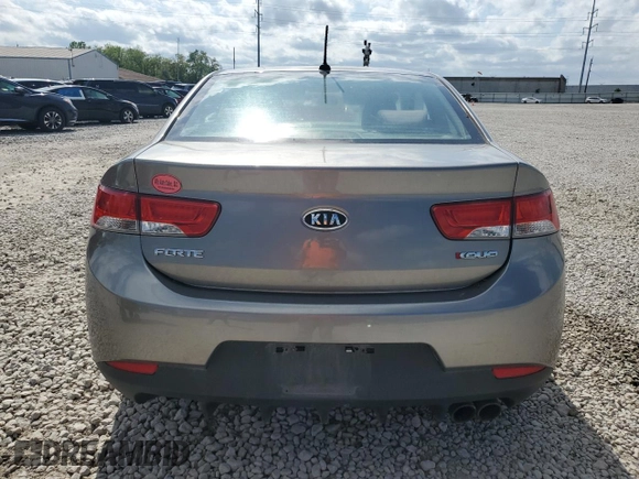 2012 Kia Forte SX с VIN KNAFW6A34C5481086, выставлен на аукционе Copart как лот 57241265 с пробегом 117 233 миль миль и Списание • Salvage title. История ставок и продаж доступна на DreamBid. Изображение 6.