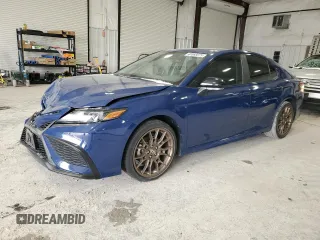 2023 Toyota Camry SE z VIN 4T1T11BK8PU075218, wystawiony jako Copart lot #45588075 z przebiegiem 25 122 mil mil oraz Szkoda całkowita • Salvage title. Historia ofert i sprzedaży dostępna na DreamBid. Obrazek 1.