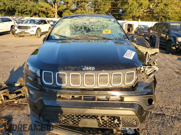 2022 Jeep Compass Latitude with VIN 3C4NJCBB4NT113575, listed as a Copart auction lot 81976144 with Not Provided miles and Non Repairable. Bid and sale history available at carsss.com. Image 5.