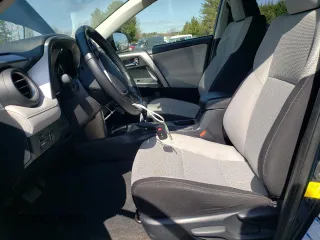 2018 Toyota RAV4 XLE with VIN JTMRFREV5JJ747135, listed as a Copart auction lot 50868015 with 63,403 mi miles and Salvage Title. Bid and sale history available at carsss.com. Image 7.