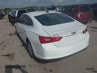 2018 Chevrolet Malibu LT z VIN 1G1ZD5ST9JF125831, wystawiony jako IAAI lot #42443325 z przebiegiem Nie podano mil oraz . Historia ofert i sprzedaży dostępna na DreamBid. Obrazek 3.