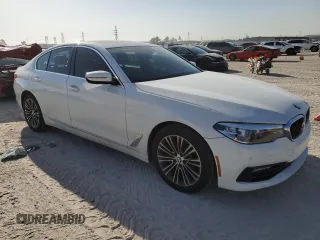 2018 BMW 5 Series 530i z VIN WBAJA5C51JG898880, wystawiony jako Copart lot #49928005 z przebiegiem 117 581 mil mil oraz Czysty tytuł • Clean title. Historia ofert i sprzedaży dostępna na DreamBid. Obrazek 4.