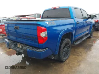 2018 Toyota Tundra SR5 z VIN 5TFDW5F16JX752629, wystawiony jako IAAI lot #41546196 z przebiegiem 105 247 mil mil oraz . Historia ofert i sprzedaży dostępna na DreamBid. Obrazek 4.