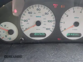 2003 Dodge Caravan SE with VIN 1D4GP243X3B266003, listed as a IAAI auction lot 42262213 with 202,625 mi miles and . Bid and sale history available at DreamBid. Image 7.
