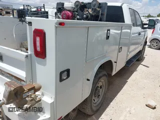 2019 Ford F-250 XL with VIN 1FT7X2BT5KED47410, listed as a IAAI auction lot 42553728 with 217,587 mi miles and . Bid and sale history available at DreamBid. Image 4.