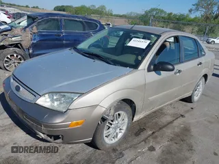 2006 Ford Focus S с VIN 1FAHP34N06W228663, выставлен на аукционе IAAI как лот 42241575 с пробегом 340 121 миль миль и . История ставок и продаж доступна на DreamBid. Изображение 2.