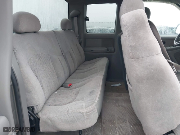 2000 Chevrolet Silverado 1500 LT with VIN 1GCEK19T4YE178639, listed as a IAAI auction lot 41397830 with 289,674 mi miles. Bid and sale history available at carsss.com. Image 8.