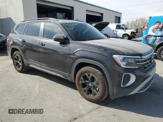 2024 Volkswagen Atlas Peak Edition SE with VIN 1V2CR2CA0RC556421, listed as a Copart auction lot 49862585 with 627 mi miles and Salvage title. Bid and sale history available at DreamBid. Image 4.