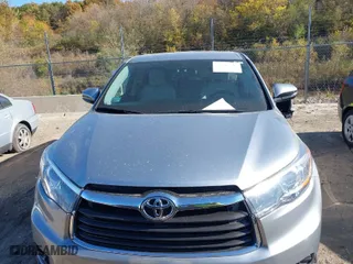 2016 Toyota Highlander LE with VIN 5TDBKRFH7GS328236, listed as a IAAI auction lot 40679228 with 49,578 mi miles. Bid and sale history available at carsss.com. Image 12.