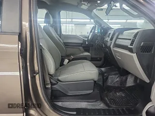2017 Ford F-250 Lariat z VIN 1FT7W2B60HED94818, wystawiony jako IAAI lot #42284064 z przebiegiem 161 637 mil mil oraz . Historia ofert i sprzedaży dostępna na DreamBid. Obrazek 1.