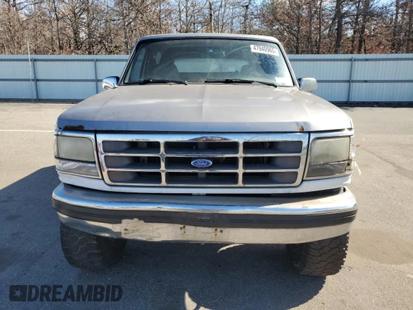 1995 Ford Bronco Eddie Bauer with VIN 1FMEU15N9SLA58190, listed as a Copart auction lot 47940965 with 290,948 mi miles and Clean title. Bid and sale history available at DreamBid. Image 5.