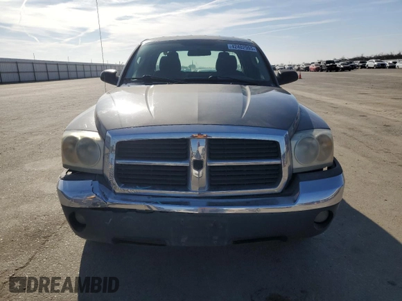 2005 Dodge Dakota SLT with VIN 1D7HE42K65S314246, listed as a Copart auction lot 42402995 with 189,197 mi miles and Salvage Title. Bid and sale history available at carsss.com. Image 5.