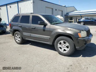 2005 Jeep Grand Cherokee Laredo with VIN 1J4HS48N55C732550, listed as a Copart auction lot 67326584 with 199,936 mi miles and Salvage Title. Bid and sale history available at carsss.com. Image 4.