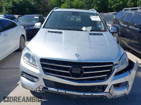 2012 Mercedes-Benz M 350 with VIN 4JGDA5HB4CA061749, listed as a IAAI auction lot 42312603 with 172,246 mi miles and . Bid and sale history available at DreamBid. Image 6.