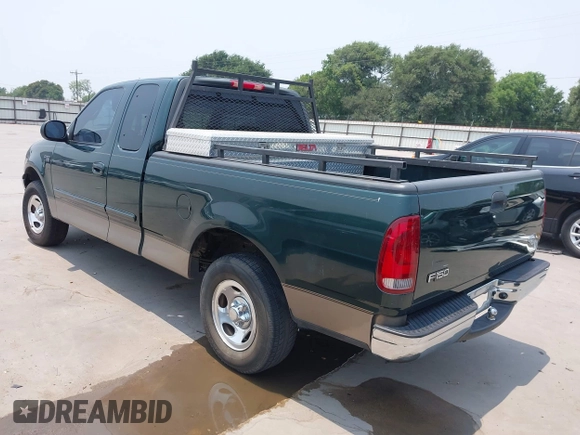2001 Ford F-150 XL z VIN 1FTZX17201NA28384, wystawiony jako IAAI lot #39496964 z przebiegiem 65 695 mil mil oraz . Historia ofert i sprzedaży dostępna na DreamBid. Obrazek 3.