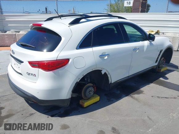 2016 Infiniti QX70 with VIN JN8CS1MW1GM750798, listed as a IAAI auction lot 42519800 with 139,940 mi miles and . Bid and sale history available at DreamBid. Image 4.