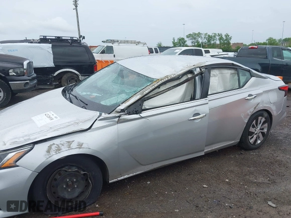 2020 Nissan Altima S with VIN 1N4BL4BV2LN301799, listed as a IAAI auction lot 42126910 with 174,185 mi miles and . Bid and sale history available at carsss.com. Image 13.