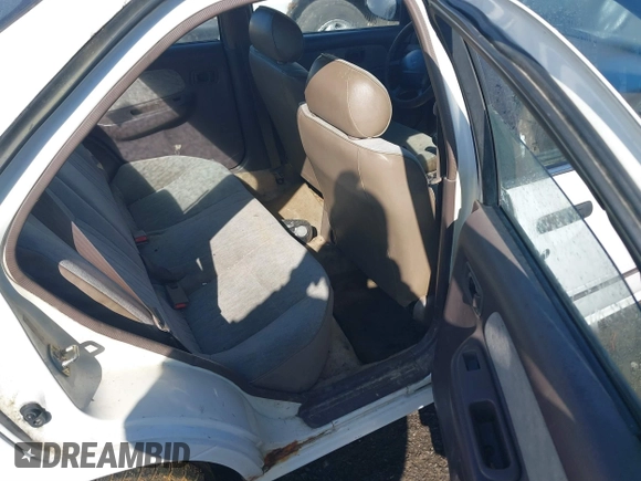1997 Nissan Sentra XE z VIN 3N1AB41D2VL009030, wystawiony jako IAAI lot #41732648 z przebiegiem 266 188 mil mil oraz . Historia ofert i sprzedaży dostępna na DreamBid. Obrazek 8.