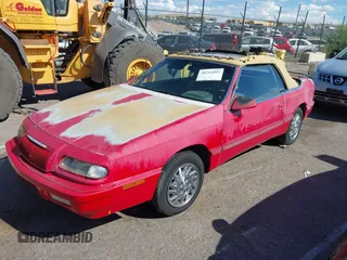 1995 Chrysler LeBaron z VIN 1C3EU4534SF517486, wystawiony jako IAAI lot #40211893 z przebiegiem 120 160 mil mil oraz . Historia ofert i sprzedaży dostępna na DreamBid. Obrazek 2.