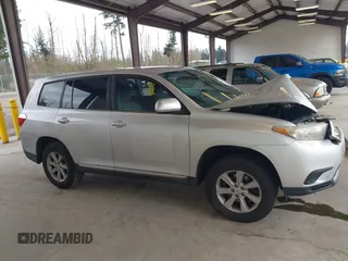 2013 Toyota Highlander with VIN 5TDZA3EH0DS043082, listed as a IAAI auction lot 41943547 with Not Provided miles and . Bid and sale history available at DreamBid. Image 13.