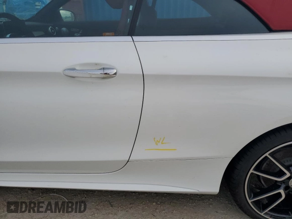 2023 Mercedes-Benz C 300 z VIN W1KWK8DB7PG127964, wystawiony jako Copart lot #79775644 z przebiegiem Nie podano mil oraz Nie do naprawy • Non repairable. Historia ofert i sprzedaży dostępna na DreamBid. Obrazek 12.