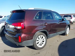 2015 Kia Sorento EX with VIN 5XYKU4A74FG642479, listed as a IAAI auction lot 41878375 with 119,877 mi miles. Bid and sale history available at carsss.com. Image 4.