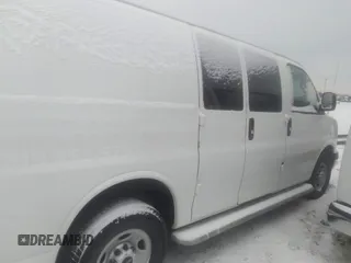 2018 GMC Savana Cargo with VIN 1GTW7AFG6J1902874, listed as a IAAI auction lot 41074511 with 70,760 mi miles. Bid and sale history available at carsss.com. Image 13.