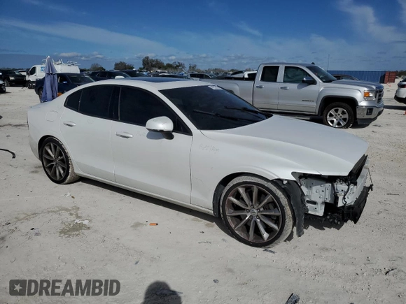 2020 Volvo S60 Momentum with VIN 7JRA22TK7LG041911, listed as a Copart auction lot 41256154 with 82,597 mi miles. Bid and sale history available at carsss.com. Image 4.