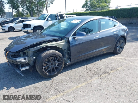 2018 Tesla Model 3 Long Range Battery z VIN 5YJ3E1EA2JF039262, wystawiony jako IAAI lot #42463443 z przebiegiem 77 482 mil mil oraz . Historia ofert i sprzedaży dostępna na DreamBid. Obrazek 21.