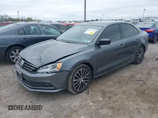 2016 Volkswagen Jetta Sport z VIN 3VWD17AJ2GM399335, wystawiony jako IAAI lot #42077435 z przebiegiem 92 284 mil mil oraz . Historia ofert i sprzedaży dostępna na DreamBid. Obrazek 17.