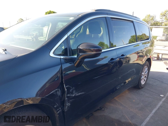 2022 Chrysler Pacifica Touring L with VIN 2C4RC1BG9NR117538, listed as a IAAI auction lot 42318518 with 103,311 mi miles and . Bid and sale history available at DreamBid. Image 15.