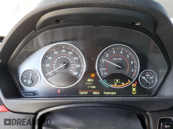 2014 BMW 4 Series 428i with VIN WBA3N7C50EF719927, listed as a Copart auction lot 86313054 with 123,727 mi miles and Salvage Title. Bid and sale history available at DreamBid. Image 9.