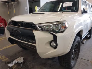 2018 Toyota 4Runner SR5 with VIN JTEBU5JRXJ5603321, listed as a IAAI auction lot 41671207 with 56,540 mi miles. Bid and sale history available at carsss.com. Image 19.
