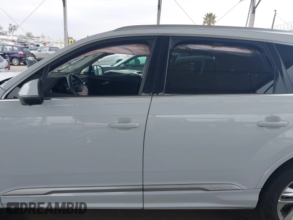 2022 Audi Q7 Premium Plus with VIN WA1LXBF75ND022305, listed as a IAAI auction lot 42169110 with 29,127 mi miles and . Bid and sale history available at DreamBid. Image 14.