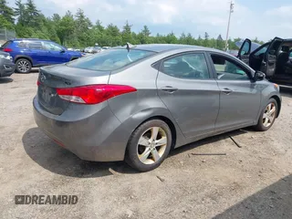 2013 Hyundai Elantra GLS z VIN 5NPDH4AE5DH449064, wystawiony jako IAAI lot #42481646 z przebiegiem 221 093 mil mil oraz . Historia ofert i sprzedaży dostępna na DreamBid. Obrazek 4.