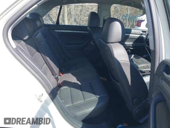 2008 Volkswagen Jetta SE with VIN 3VWRZ71KX8M077504, listed as a IAAI auction lot 40757804 with 186,566 mi miles and . Bid and sale history available at DreamBid. Image 8.
