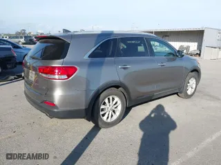 2017 Kia Sorento LX with VIN 5XYPG4A31HG238665, listed as a IAAI auction lot 41557405 with 98,142 mi miles. Bid and sale history available at carsss.com. Image 4.