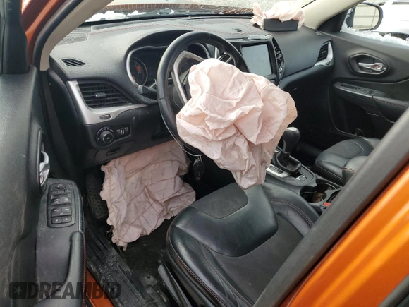 2016 Jeep Cherokee Trailhawk z VIN 1C4PJMBB5GW299512, wystawiony jako Copart lot #45356355 z przebiegiem Nie podano mil oraz Szkoda całkowita • Salvage title. Historia ofert i sprzedaży dostępna na DreamBid. Obrazek 8.