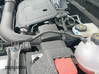 2025 Chevrolet Blazer LT z VIN 3GNKBCR49SS195786, wystawiony jako IAAI lot #42902656 z przebiegiem 2 929 mil mil oraz . Historia ofert i sprzedaży dostępna na DreamBid. Obrazek 19.