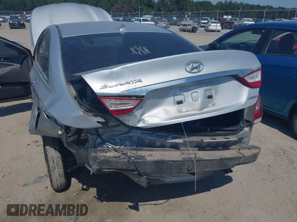 2011 Hyundai Sonata SE with VIN 5NPEC4AC0BH012927, listed as a IAAI auction lot 40395305 with 144,138 mi miles. Bid and sale history available at carsss.com. Image 6.