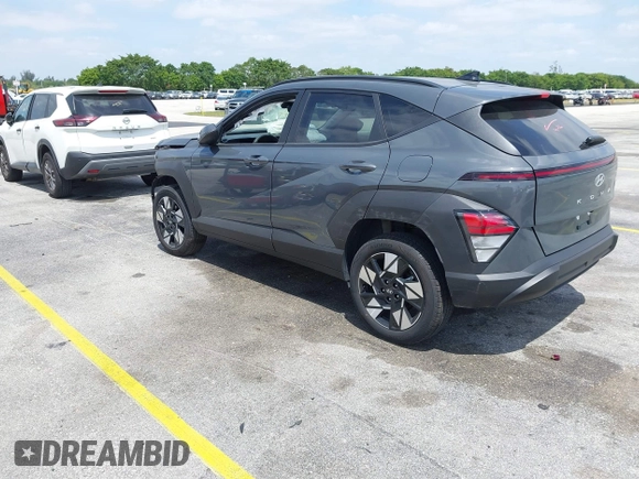 2025 Hyundai Kona SEL with VIN KM8HBCAB2SU211786, listed as a IAAI auction lot 42082953 with 15,686 mi miles and . Bid and sale history available at carsss.com. Image 3.