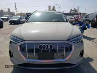 2019 Audi e-tron Prestige with VIN WA1VABGE1KB023093, listed as a Copart auction lot 48008653 with 45,531 mi miles. Bid and sale history available at carsss.com. Image 5.