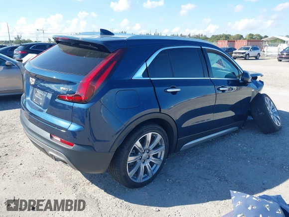 2020 Cadillac XT4 FWD Premium Luxury with VIN 1GYFZCR40LF085229, listed as a IAAI auction lot 41688726 with 19,739 mi miles. Bid and sale history available at carsss.com. Image 4.