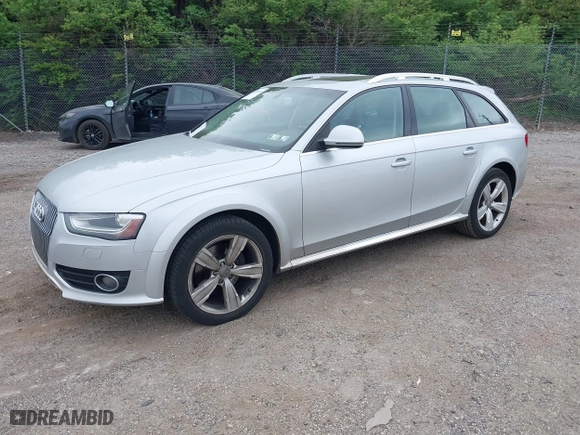 2013 Audi allroad Premium Plus with VIN WA1UFAFL0DA105820, listed as a IAAI auction lot 42095816 with 213,368 mi miles. Bid and sale history available at carsss.com. Image 2.