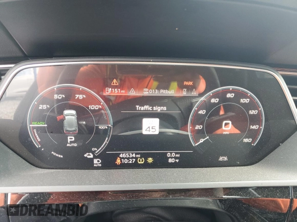 2019 Audi e-tron Premium Plus z VIN WA1LAAGE8KB024694, wystawiony jako Copart lot #54429195 z przebiegiem 46 534 mil mil oraz Szkoda całkowita • Salvage title. Historia ofert i sprzedaży dostępna na DreamBid. Obrazek 9.