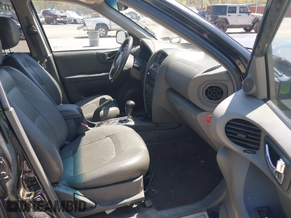 2002 Hyundai Santa Fe GLS z VIN KM8SC73D42U281993, wystawiony jako IAAI lot #42098783 z przebiegiem 256 094 mil mil oraz . Historia ofert i sprzedaży dostępna na DreamBid. Obrazek 5.