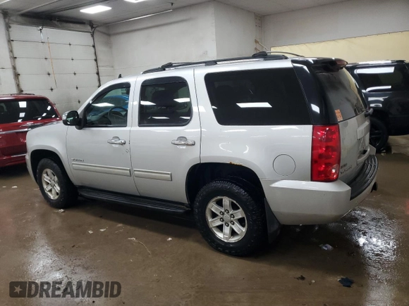 2011 GMC Yukon SLE with VIN 1GKS2AE0XBR195819, listed as a Copart auction lot 42131935 with 221,323 mi miles and Clean Title. Bid and sale history available at carsss.com. Image 2.