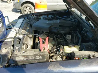 2000 Ford Explorer Eddie Bauer z VIN 1FMDU74E6YZA89029, wystawiony jako IAAI lot #43348418 z przebiegiem 167 437 mil mil oraz . Historia ofert i sprzedaży dostępna na DreamBid. Obrazek 12.