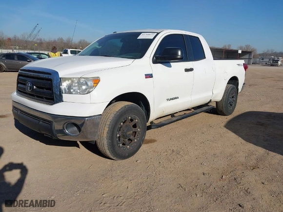 2013 Toyota Tundra 4WD Truck with VIN 5TFUW5F10DX308750, listed as a IAAI auction lot 41768677 with 84,026 mi miles. Bid and sale history available at carsss.com. Image 2.